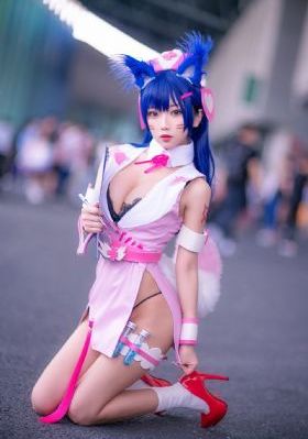 欧美外贸真丝连衣裙_4K超清在线观看